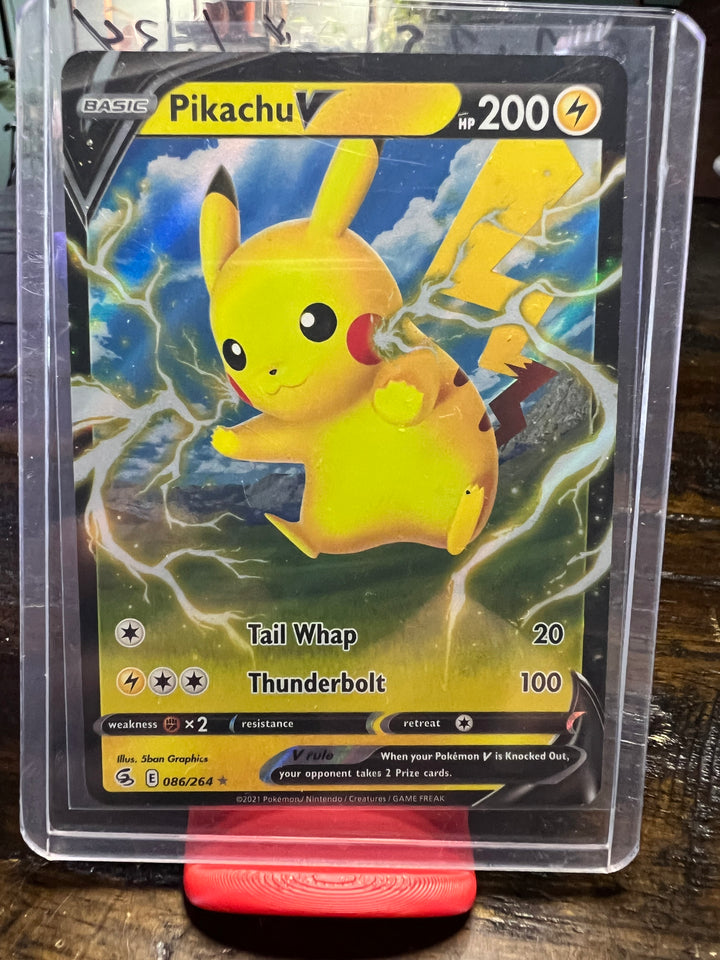 Pikachu V - Fusion Strike