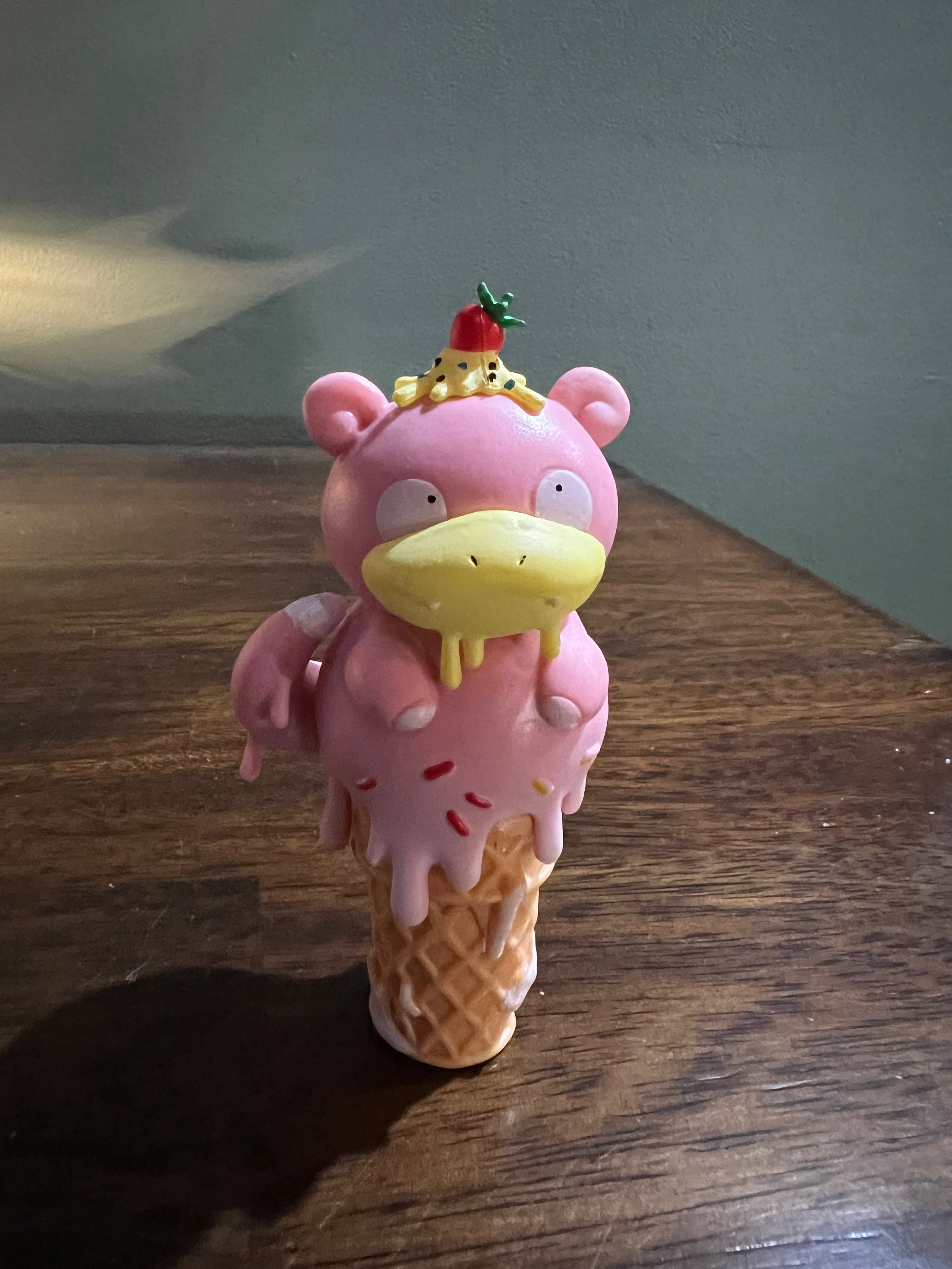 Slowpoke Ice Cream Figure